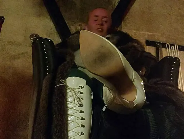 Neues Wunsch video Stiefel sauber machen