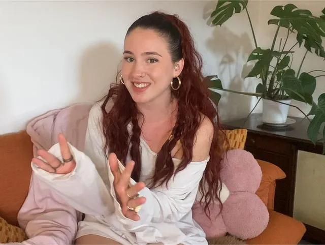Mein ERSTES Video auf einer Sexseite! Hey, ich bin Bella
