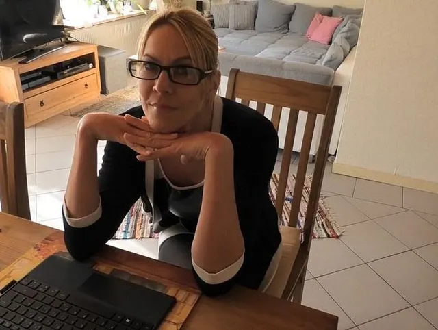 BossLady im Homeoffice gefickt !!