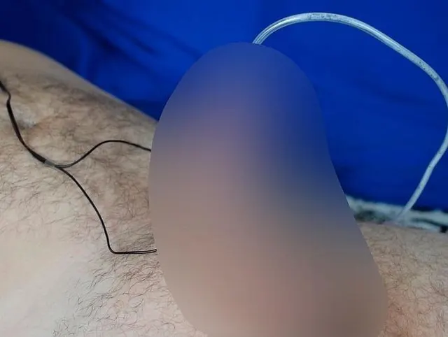 Fantastisch klingender ESTIM Orgasmus, um in den Tubulus zu kommen