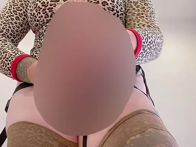 Bestrafung mit Strapon