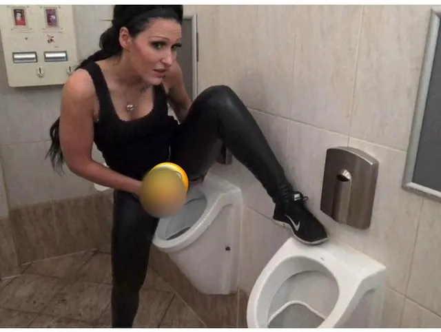 Erwischt? Rotzfrecher Piss !