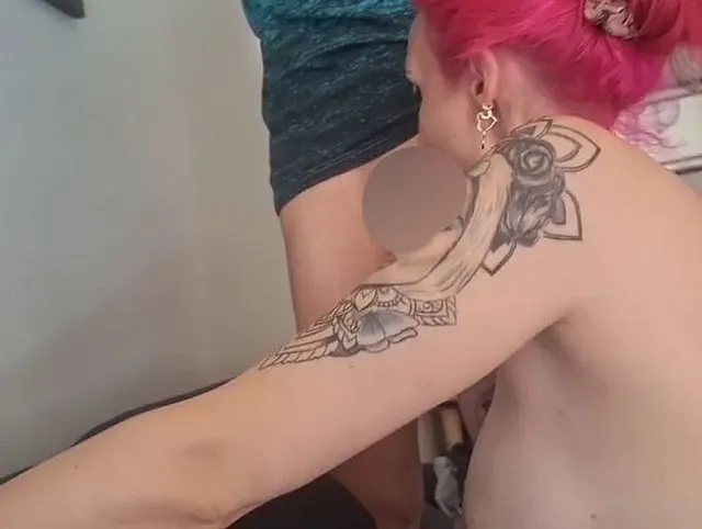 Mein Freund und ich hatten tollen Sex mit einer heißen Rothaarigen.