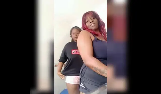ALYZ_BOOBS UND AGHATHA SPIELEN IN DER KÜCHE PF