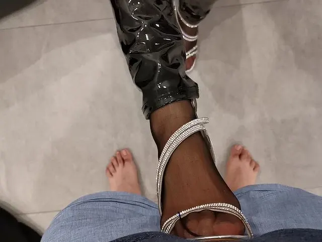 USERWUNSCH | Footjob in Nylons mit anschließender Besamung