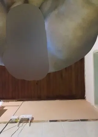 Kuhmädchen reitet Schwanz
