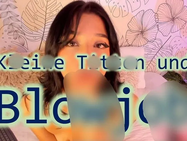 Kleine Titten und Blowjob