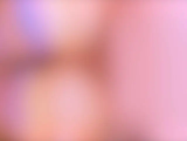 Das rebellische Schulmädchen verbrachte eine wilde Nacht mit ihrem Freund auf der Clubtoilette und g