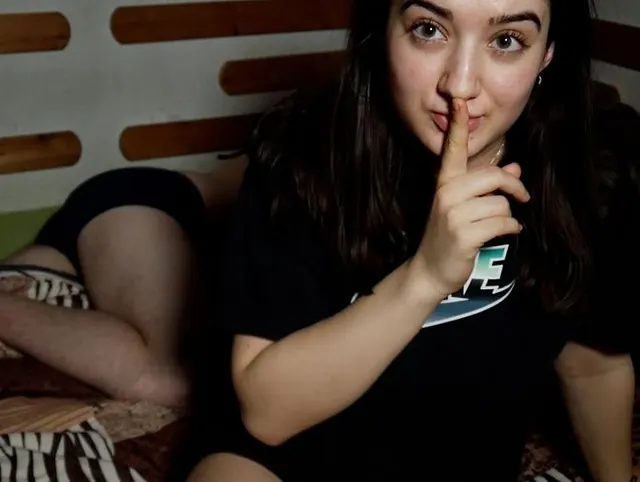 Ich war zu Notgeil?! Neben dir masturbiert während du schläfst!