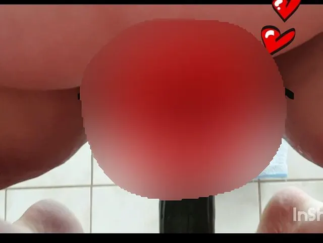 Mit einer Gurke zum Stöhnen gebracht.