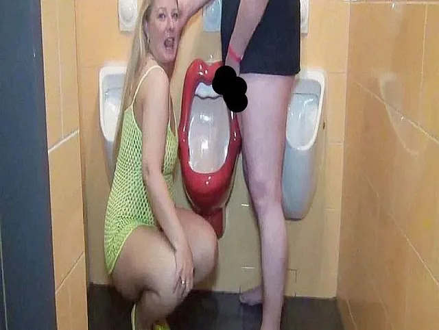 Auf einem Hamburger Herrenklo als Pissbecken gedient!