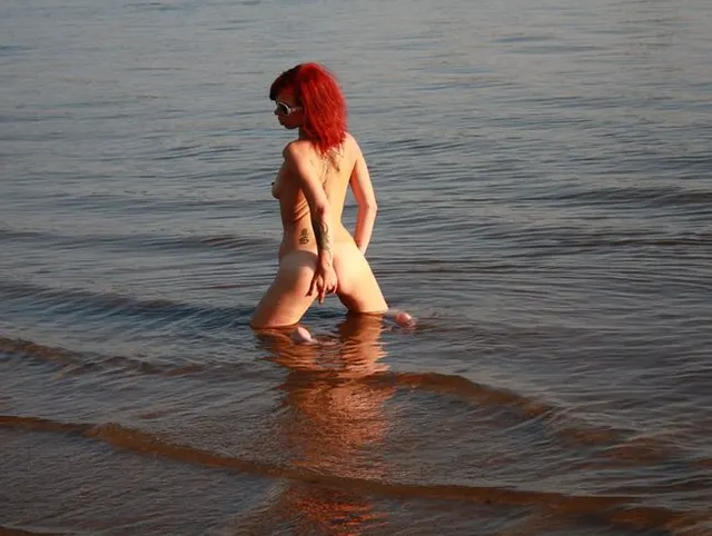 Heiße Selbstbefriedigung im Wasser