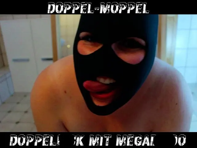 Doppel-Moppel-Fick mit Megadildo