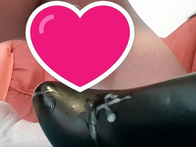Einmal schön auf einen Stiefel abspritzen