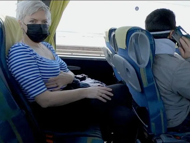Riskanter öffentlicher Bus-Syntribations-Orgasmus