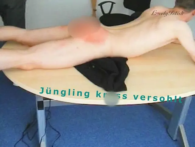 Clip 89Ar Aron Streng Von Einem Fremden Übergelegt - Part 1/2