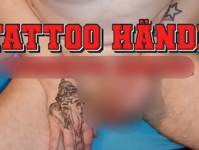 Tattoo-Hände wichsen ihn richtig versaut