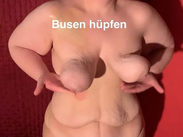 Ich lasse meine Hängebusen so richtig hüpfen!