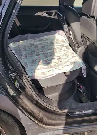 Windelwechsel auf dem Baumarktparkplatz