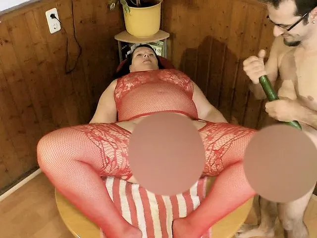 Weihnachtsvideo 13 - Mann fickt mich mit Gurke 1
