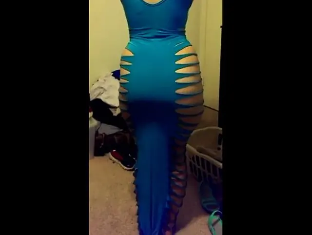Sinnliche Mona - meine heissen Kurven im blauen Kleid !!!