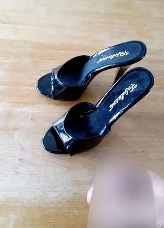 Sexy Mules vollgespritzt