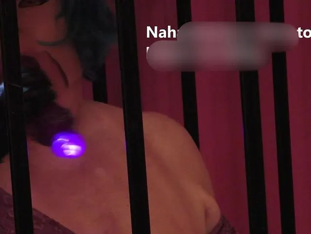 Nahaufnahme Vibrator blasen im Käfig