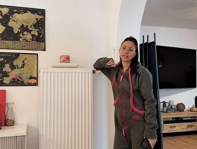 OMG! Sex mit meinem STIEFSOHN (18+) – geht das zu weit? Bin ich zu versaut? Er spritzt einfach ab!