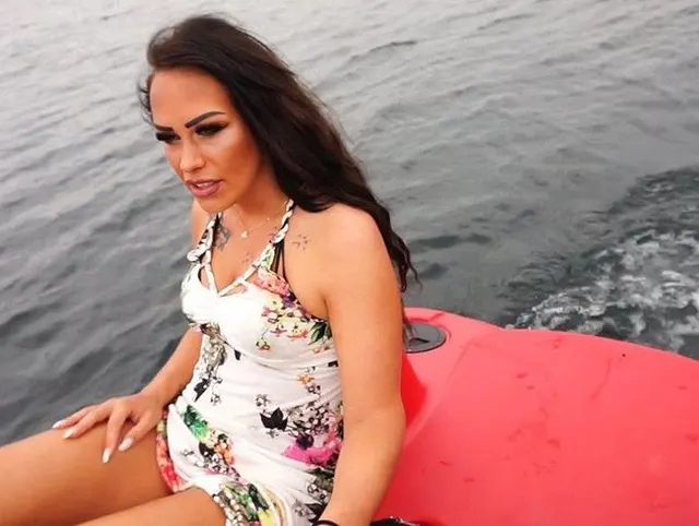 BLOWJOB IM TREETBOOT ICH WILL SPERMA