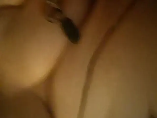 Vibro Eier an den Nippeln