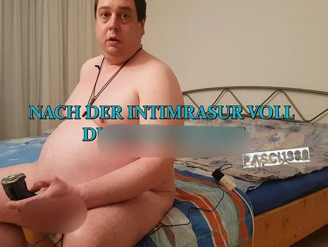 Nach der Intimrasur voll durchgewichst - UHD