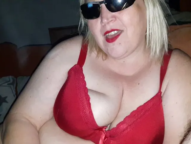 Blowjob mit Sonnenbrille - Reife Blasbitch