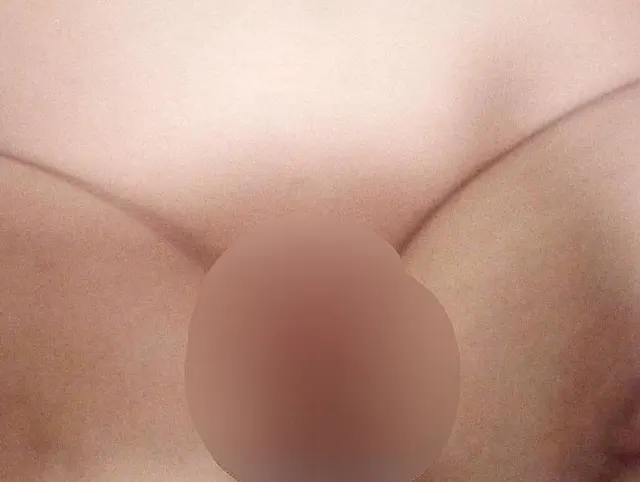John fickt Jen zwischen ihren Brüsten