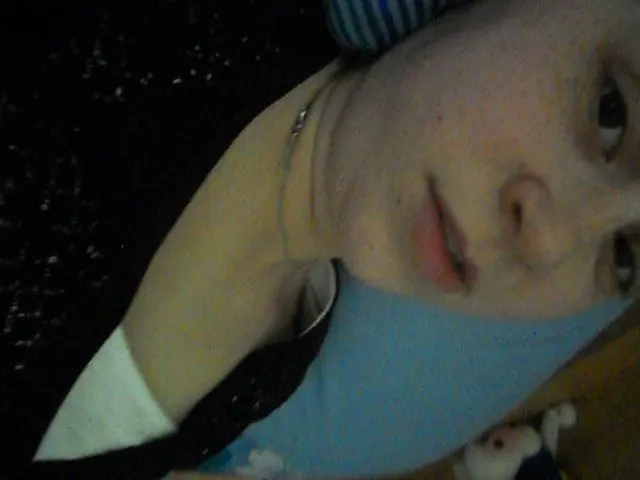 Leyla spielt sich blutig.