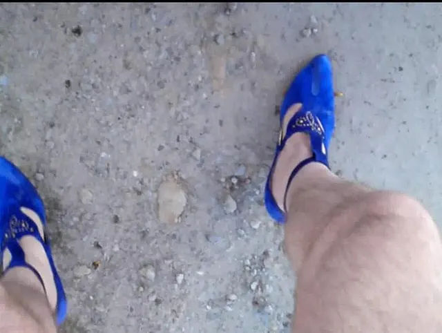 Blaue High Heels Outdoor besamen