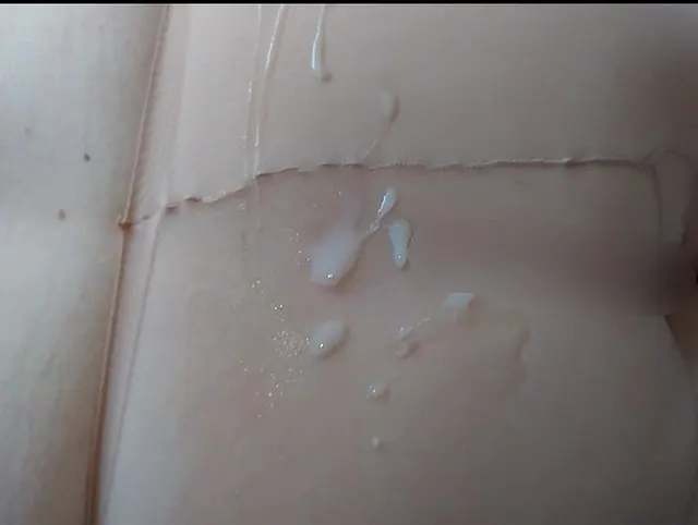 Nylonjunge fickt Oma in Feinstrumpfhose