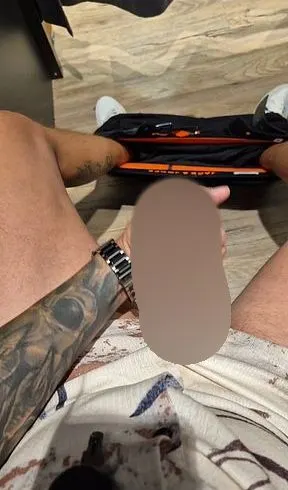 Geil die fette Sahne in der Umkleidekabine abgewixxt