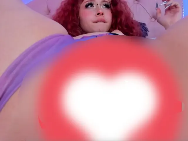 Er berührte mich und ich erreichte den höchsten Punkt der Erregung und ich kam. (Keinen Ton)