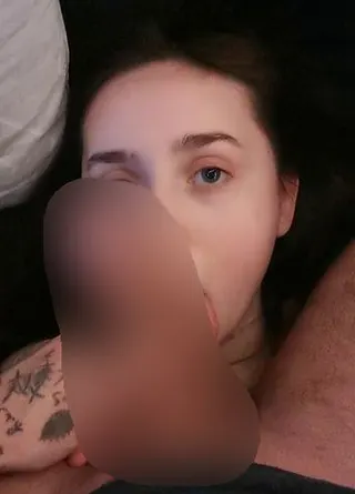 Er sitzt auf meinem Gesicht: Ich sauge seine Eier & lecke seinen Schwanz!