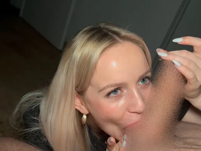 Schneller Blowjob von der Freundin