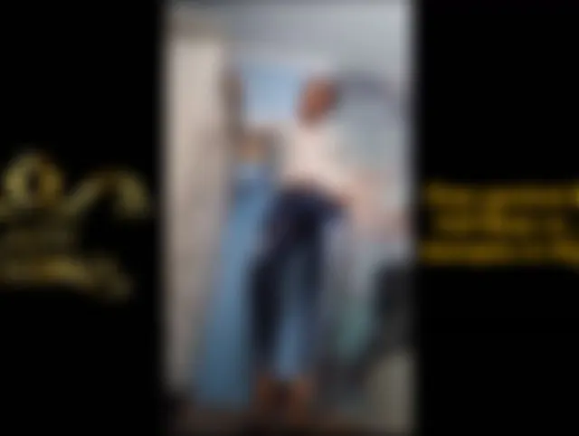 Pisse gewinnt immer! Voll Blase vs. Jeans! Jeanspiss in High Heels | Lady_Demona