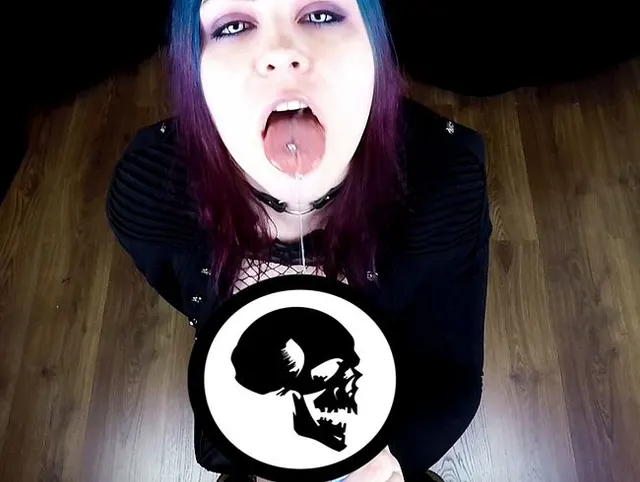 Fettes Facial für Nympho Goth-Göre!