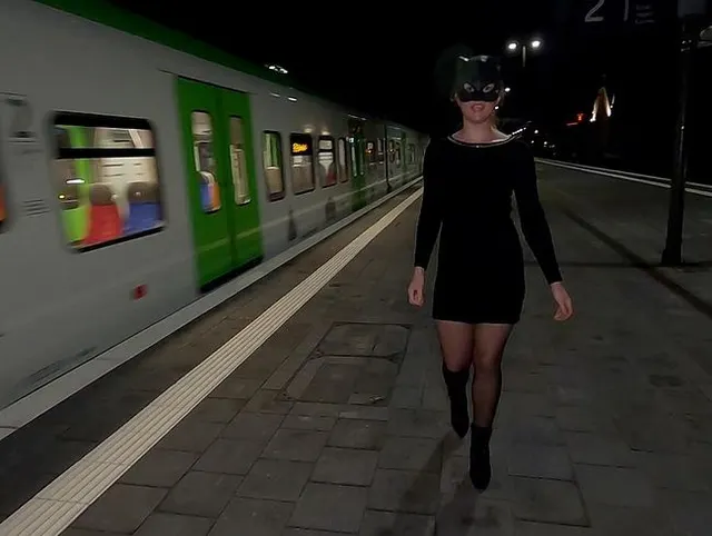 Public Piss Parade #4. Pisserei auf Gleis 2.