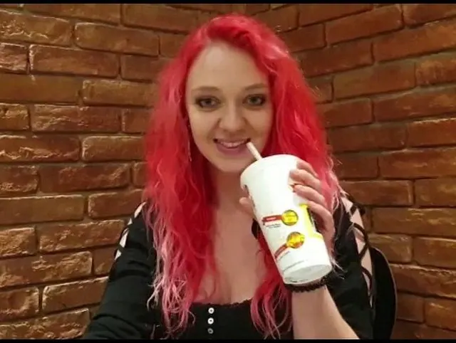 Mutprobe im Fastfood Restaurant