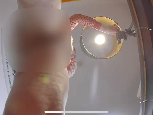 Schaut mir beim Squirtin zu