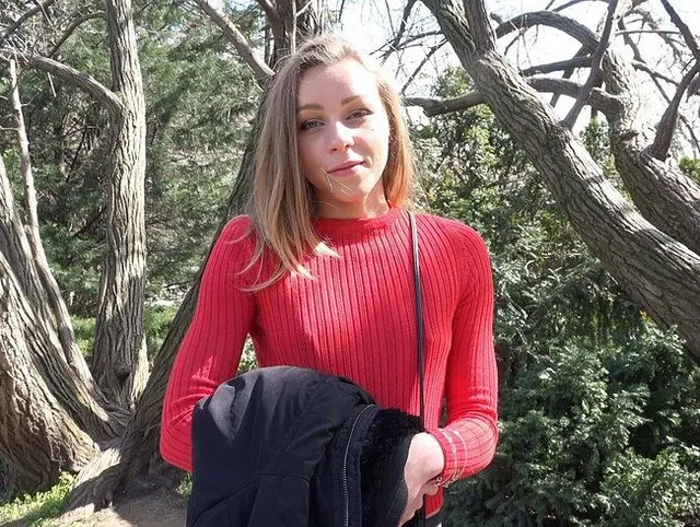 GERMAN SCOUT - Schlanke Studentin Emily vor der Kamera gefickt