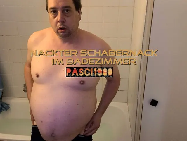 Nackter Schabernack im Badezimmer