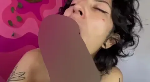 Ich lutsche diesen großen schwarzen Schwanz, bis meine Kehle taub wird