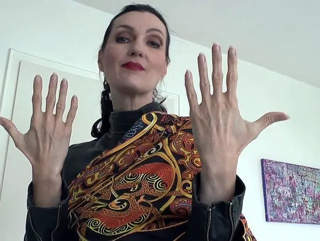 Handfetisch, kurze Fingernägel, natürliche Fingernägel, Lady Victoria Joi