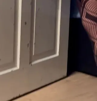 In sexy Outfit den Dildo schön genommen